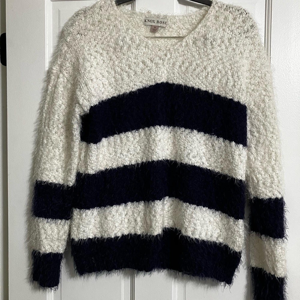 Knox Rose white with blue stripe sweater size M